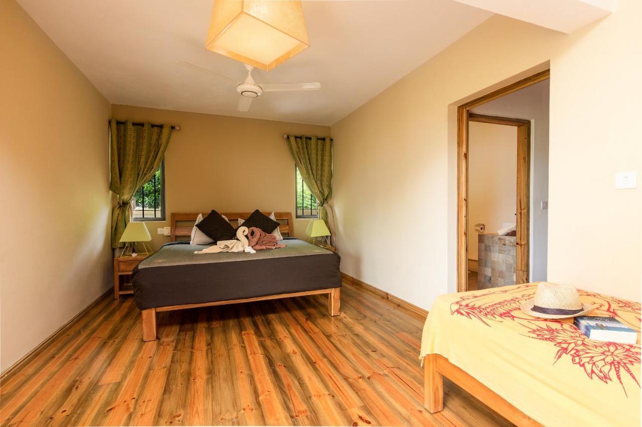 Happy Days Guest House Le Morne Ngoại thất bức ảnh