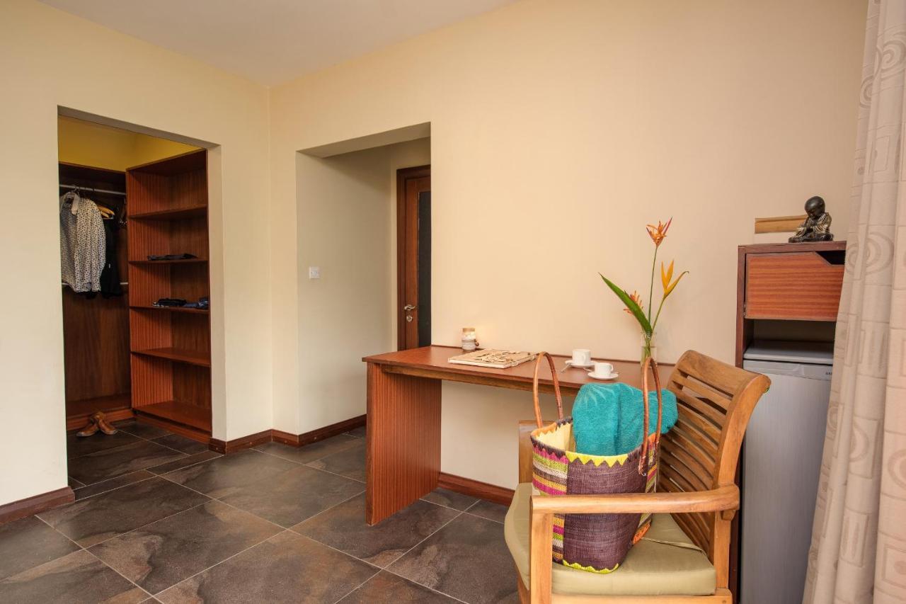 Happy Days Guest House Le Morne Ngoại thất bức ảnh