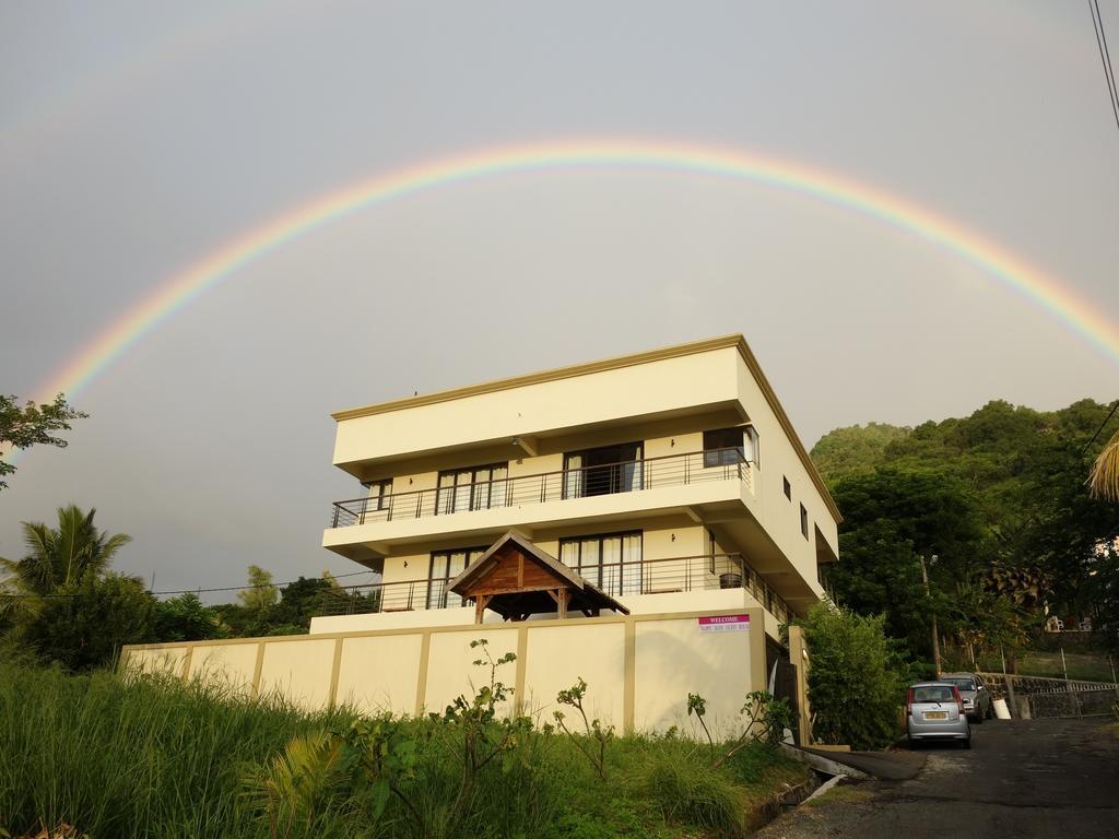 Happy Days Guest House Le Morne Ngoại thất bức ảnh