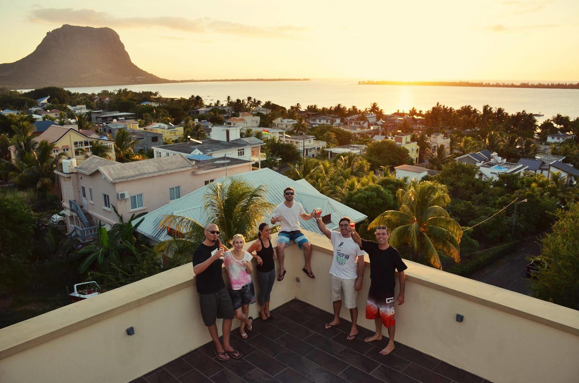 Happy Days Guest House Le Morne Ngoại thất bức ảnh