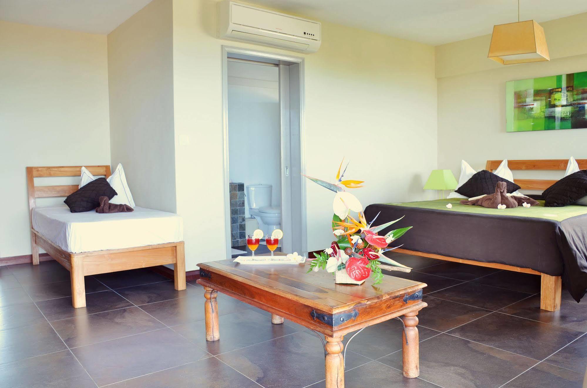 Happy Days Guest House Le Morne Ngoại thất bức ảnh